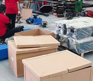 國立液壓壓，小(xiǎo)型液壓站紙箱包(bao)裝發貨。各地都能(néng)發貨